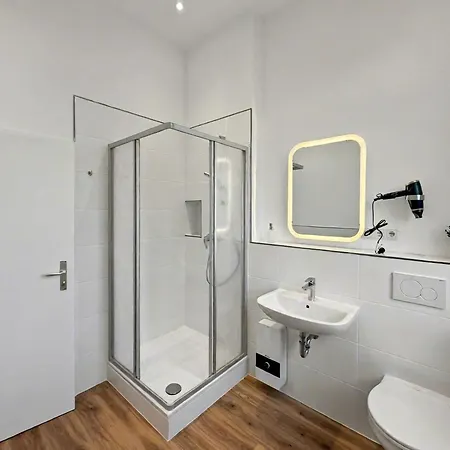 Apartment Stuck-denkmal-apartment Zentral In Mit Hohen Decken *